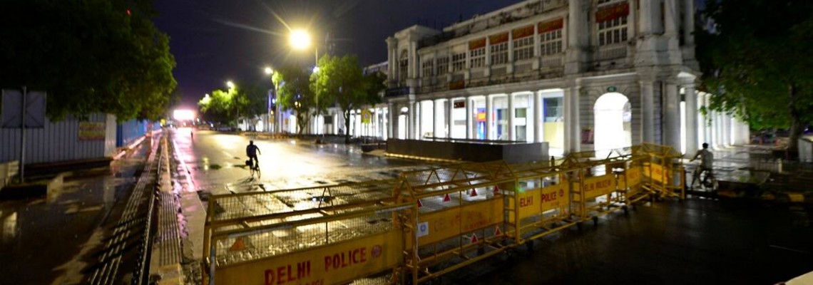Roads empty, markets shut as Delhi enters weekend curfew
